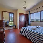 De By Interhome Carreco