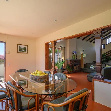 De By Interhome Carreco