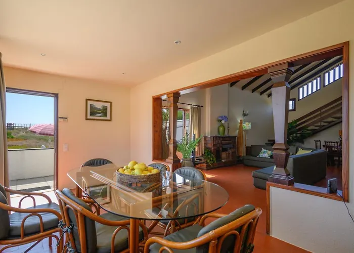 De By Interhome Carreco